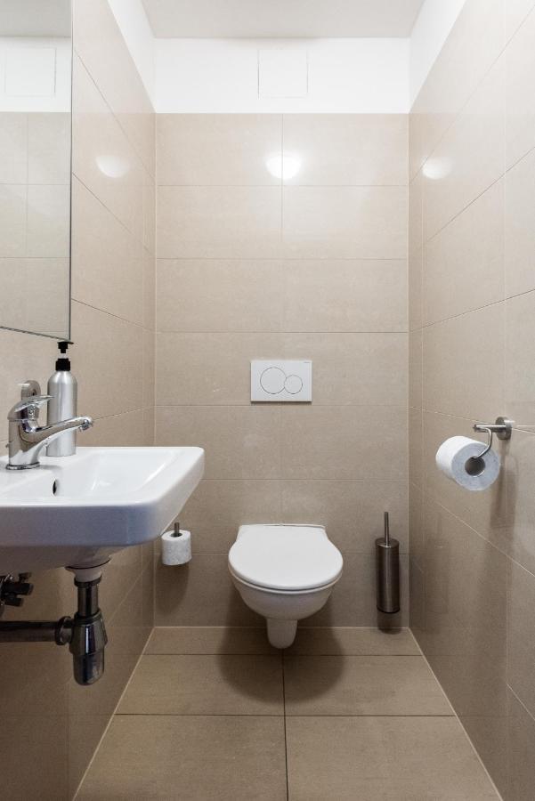 Apartmany Rokytka Snowhouse โรกีนีซ นัด ยีเซอโร ภายนอก รูปภาพ